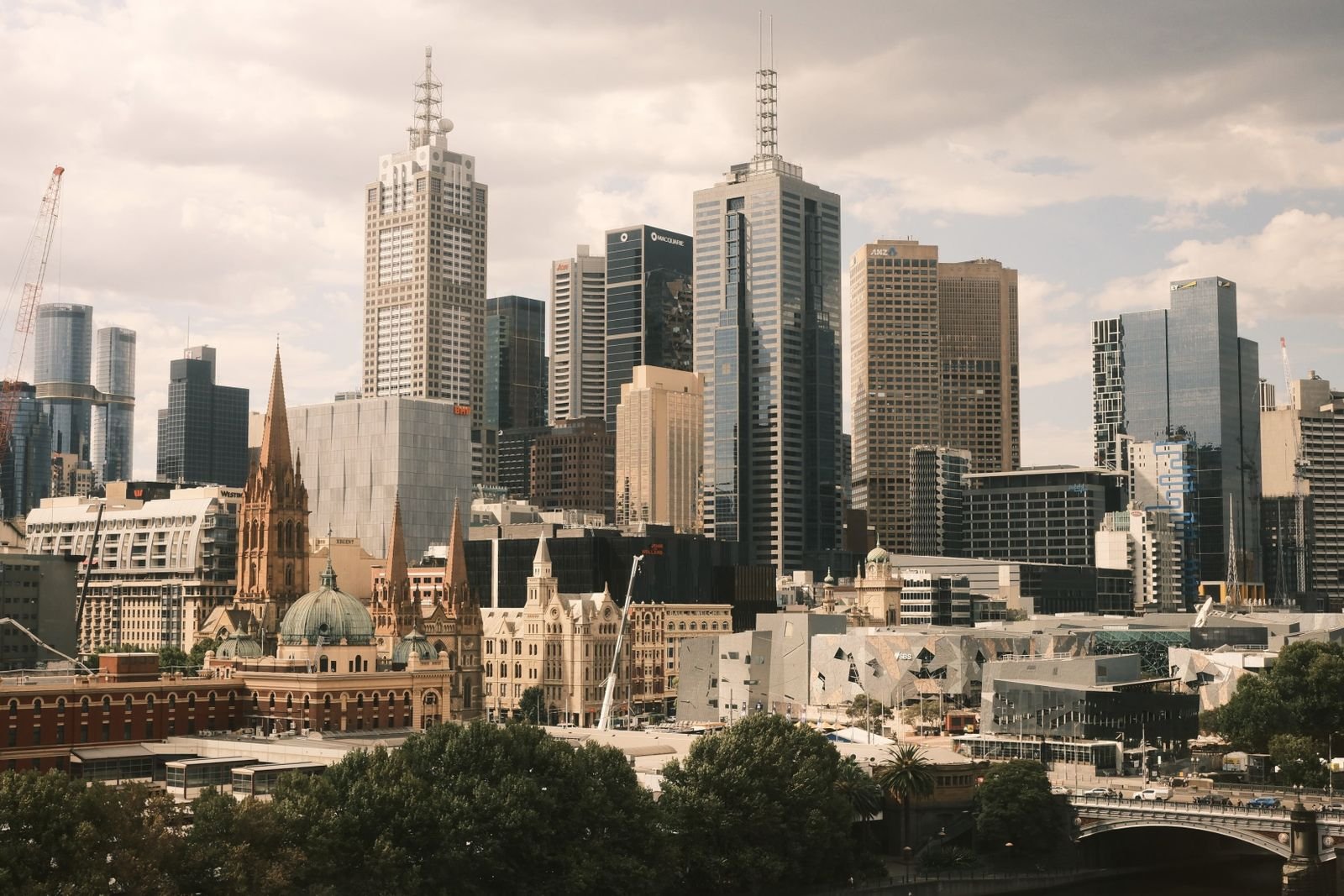 Custo de Vida em Melbourne 2026: quanto sobra do salário mínimo no fim do mês